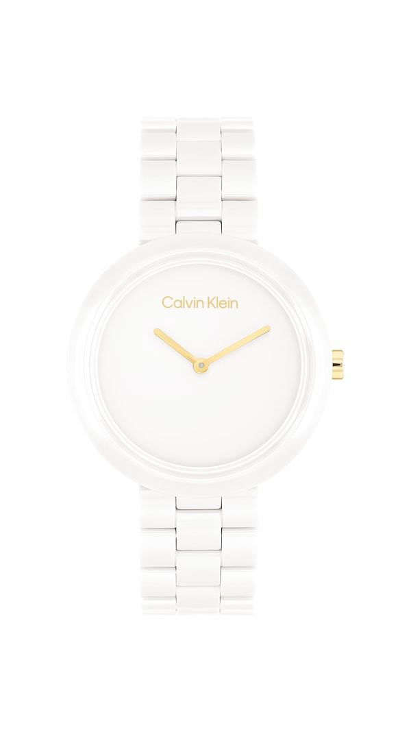 Calvin Klein’ın zamansız estetik anlayışını taşıyan bu model, annelerin bileğinde rafine bir duruş sergiliyor.