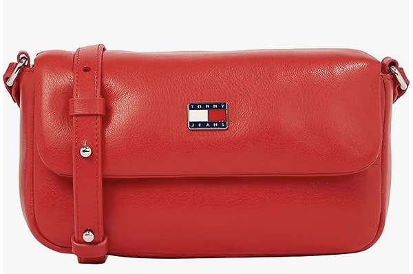 4. Amazon fırsatlarında bugün Tommy Hilfiger Çanta da var!