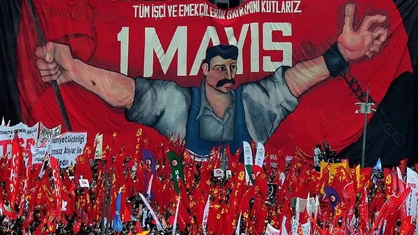 1 Mayıs için örtülü Kadıköy mesajı.