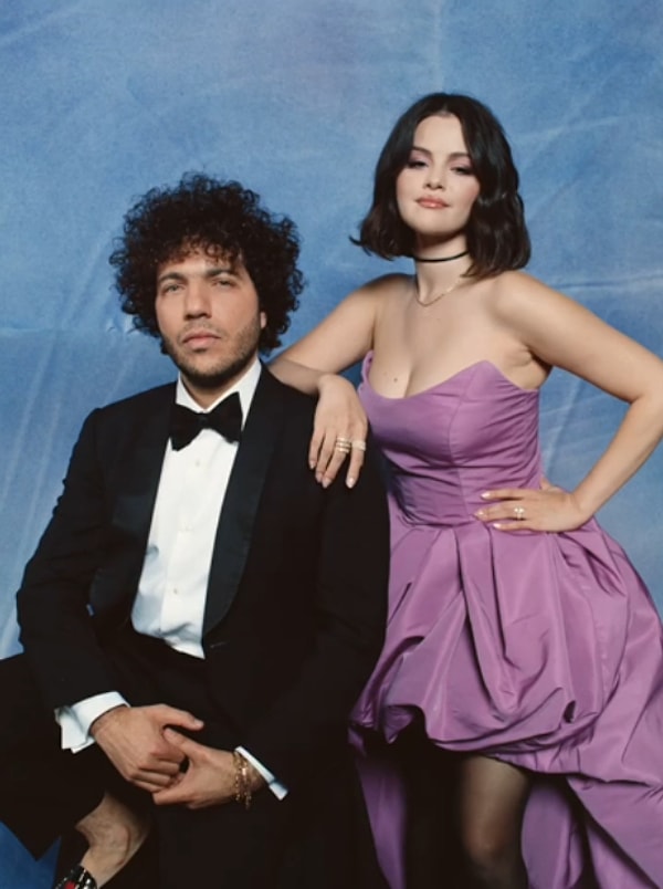 Benny Blanco, Mirkelam misali "Bir fotoğraf çekilebilir miyiz?" dedi ve biricik aşkı Selena için elinden geleni ardına koymayarak sürpriz hazırladı. Görseli