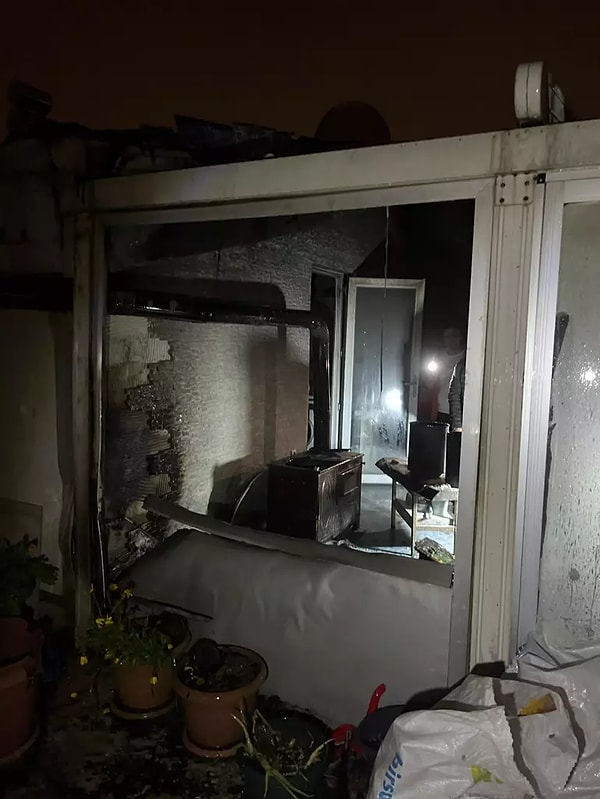 Yangınla ilgili inceleme başlatıldı. Rap şarkıcısı Sefo sosyal medya hesabından paylaşım yaptı