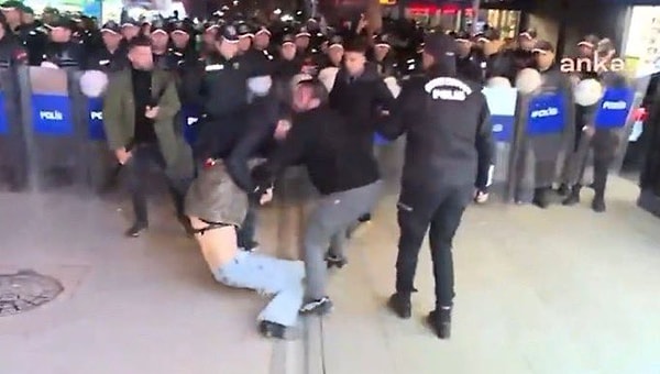Ankara’da öğrencilerin yürüyüşüne polis müdahalesi. Ankara Valiliği’nden “yalan görsel” açıklaması.