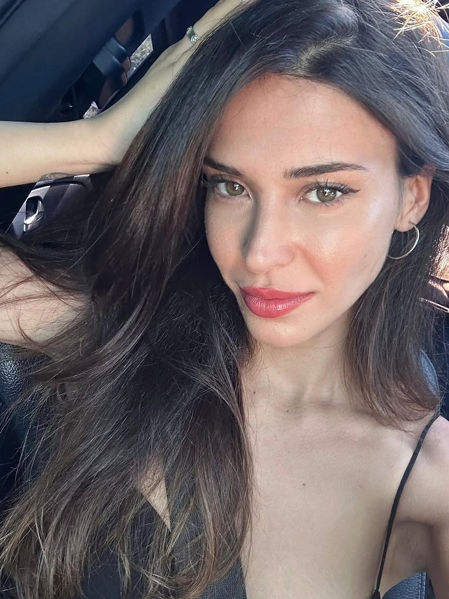 Ünlü oyuncu, sosyal medya hesabında yaptığı açıklamada "Son zamanlarda...