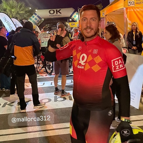 Futboldan emekli olsa da spor tutkusundan vazgeçmedi.