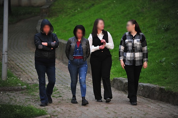 Sürekli kredi çekerek Uğur T’.’ye vermiş.