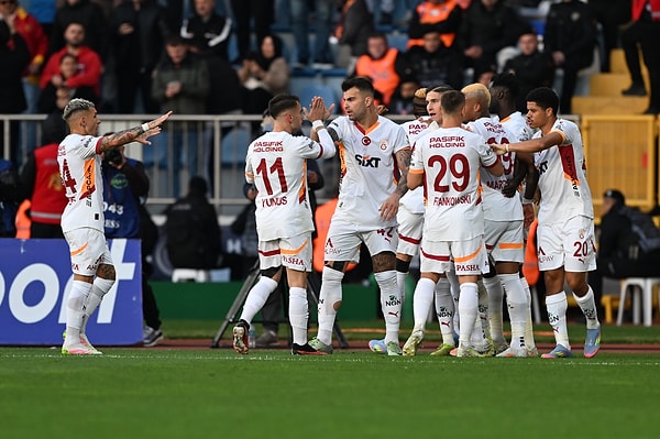 Galatasaray, Eyüpspor'a konuk oldu.