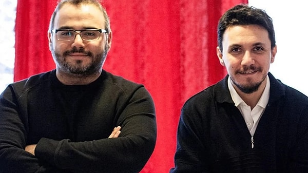 Netflix yapımı 50 M2'de buluşan Selçuk Aydemir ve Burak Aksak yeniden bir arada. Görseli
