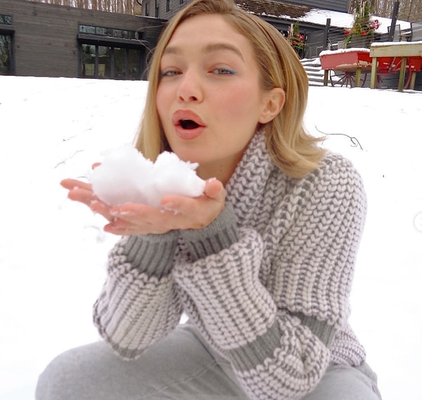 Güzel mi güzel modelimiz, Victoria's Secret'ın göz bebeği Gigi Hadid'i illaki tanıyorsunuzdur.