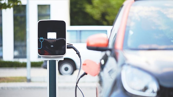 Türkiye'de elektrikli araca vergi teşviki uygulanıyor. Diğer otomobillerde vergi oranı yüzde 80.