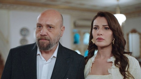 Kızılcık Şerbeti senaristleri, senaryonun tekrara düştüğü gerekçesiyle Pembe karakterini öldürerek dizideki hikayeden çıkarmıştı.