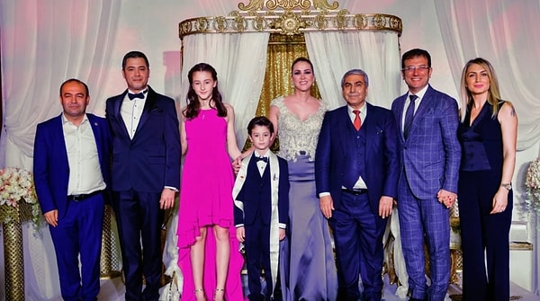 İstanbul Büyükşehir Belediyesi operasyonunda Ekrem İmamoğlu ile birlikte tutuklanan isimlerden Murat Ongun’un eşi Gözdem Ongun da geçtiğimiz günlerde gözaltına alındı.