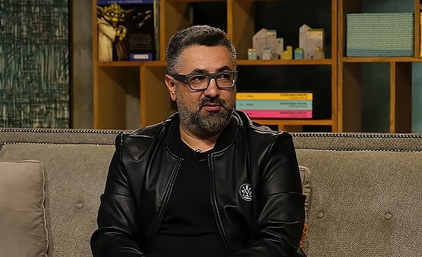 Serdar Ali Çelikler, Fenerbahçe futbol takımını eleştirmeyi sürdürüyor.
