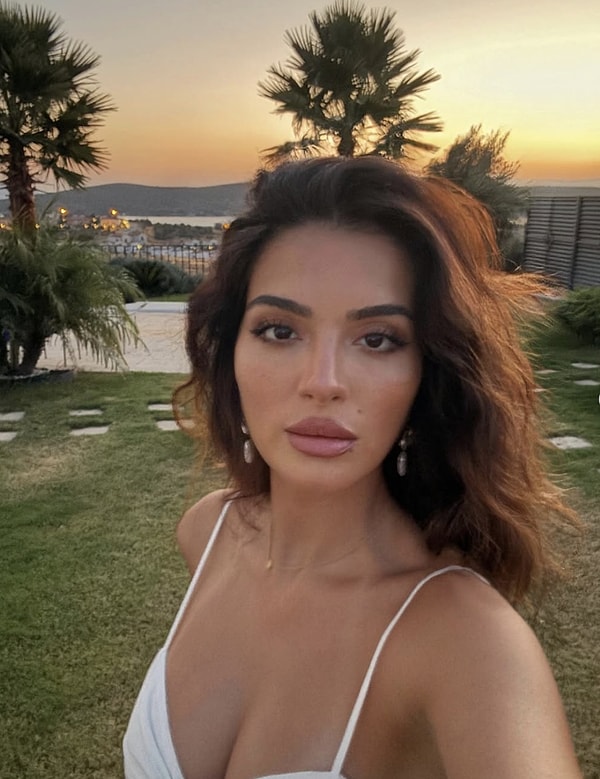 Ego, Çarpışma, Hayaller ve Hayatlar, Kırmızı Oda, Kurt Seyit ve Şura gibi pek çok dizide gördüğümüz Melisa Aslı Pamuk'u mutlaka tanıyorsunuzdur.