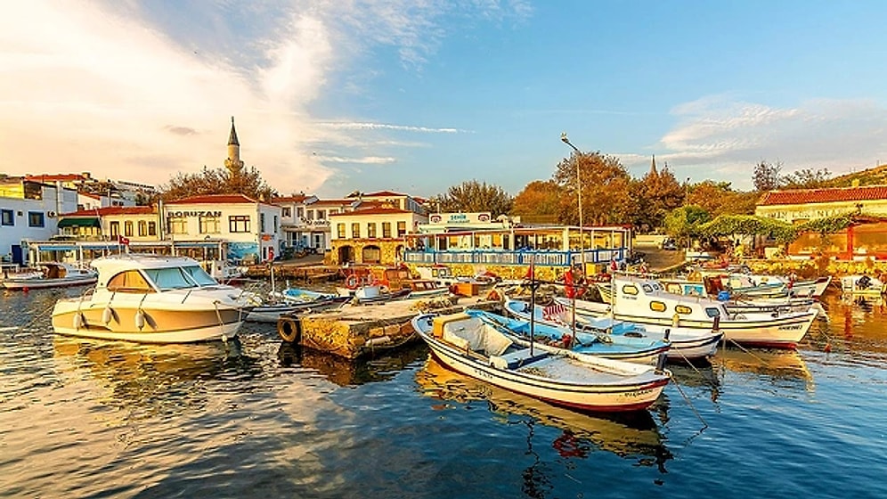 Bozcaada Entertainment Guide: Bozcaada's Best Bars and Meyhanes!