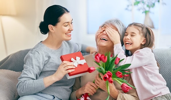 Anneler günü'ne ne hediye alınır? Görseli