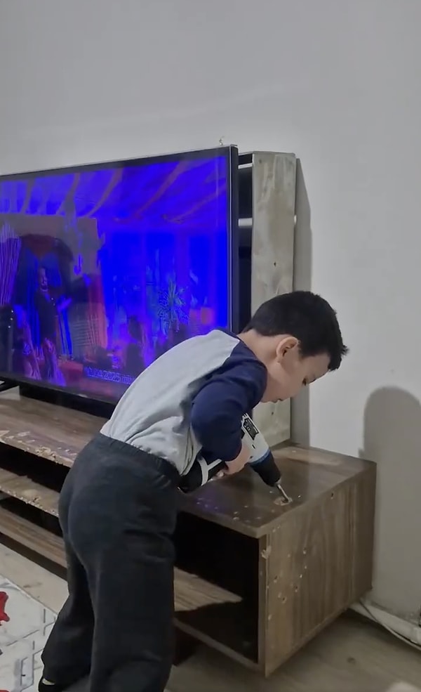 "Erkek evlat sorunsalı" açıklamasıyla paylaşıldı.