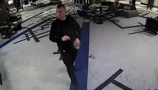 İstanbul Cumhuriyet Başsavcılığı'nca otel müdürlüğü görevinde bulunan Sinan Udil isimli şahıs ile güvenlik müdürü Osman Gündüz Bora Oğurlu hakkında 'suç delillerini yok etme, gizleme veya değiştirme suçundan gözaltı kararı verildi.