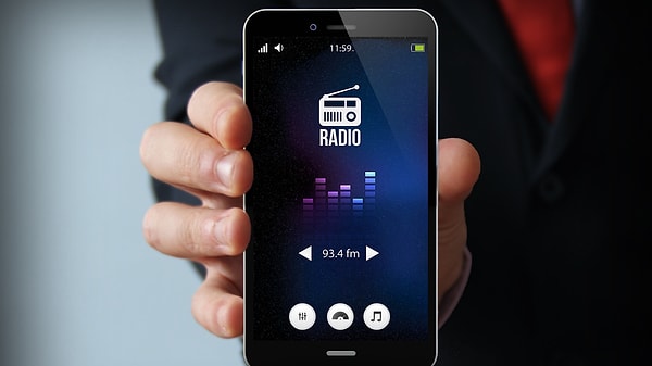Aslında telefonlarda radyo hala var ama kapalı.
