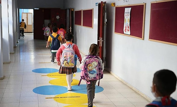 Okulların erken kapanıp kapanmayacağına ilişkin çıkan tartışmaya son veren Bakan Tekin, şunları söyledi: