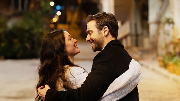 Star TV'nin sevilen dizisi Sahipsizler, Burak Berkay Akgül'ün kadroya dahil olmasının ardından inanılmaz bir reyting başarısı elde etti.