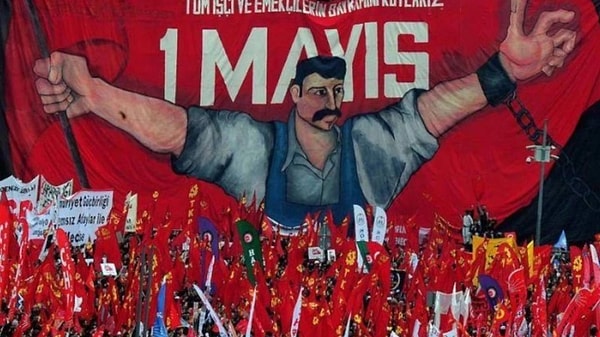 İşçiler ve sendikalar 1 Mayıs kutlamalarını Taksim'de yapmak istedi. Bunun için gerekli görüşmeleri yapan yetkililer yine aynı cevabı aldı.