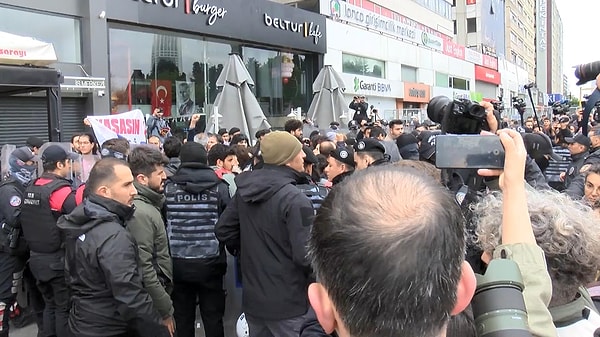 İstanbul Valiliği, 1 Mayıs kutlamaları için Taksim’e izin vermemişti.