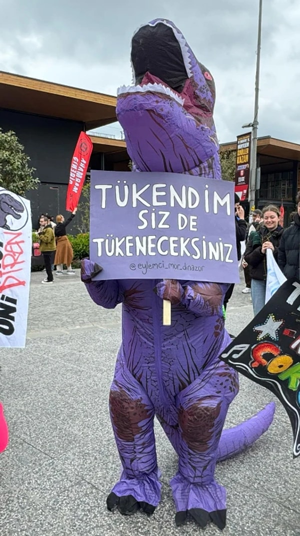 Kendi pankart olanlar da vardı.