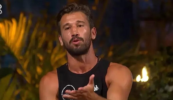 Finale haftalar kalan Survivor'daki son bomba Adem'in abisinin tehdit mesajları oldu.