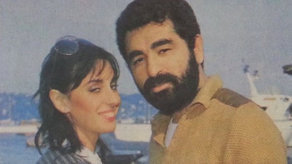 Yeşilçam’ın yıldız oyuncularından Perihan Savaş, İbrahim Tatlıses’le 1979 yılında evlenmiş, bu birliktelikten Melek Zübeyde adında bir kızları dünyaya gelmişti.