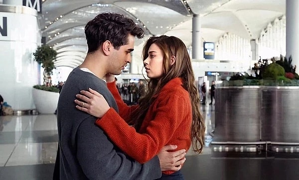 Un geste inattendu de l'ex d'Afra Saraçoğlu !