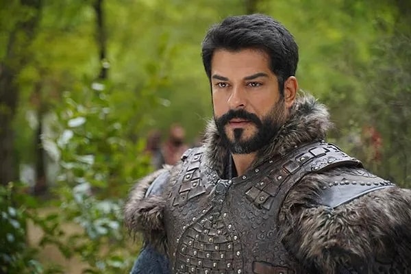 “Kuruluş Osman” dizisinden iki başrol oyuncusu ayrıldı.