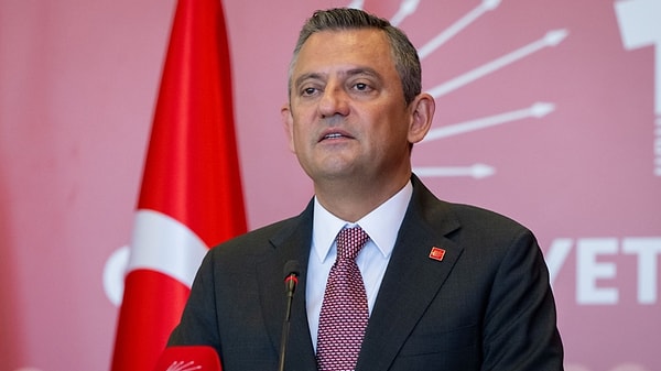 Özgür Özel'in mesajında barış vurgusu vardı. Görseli