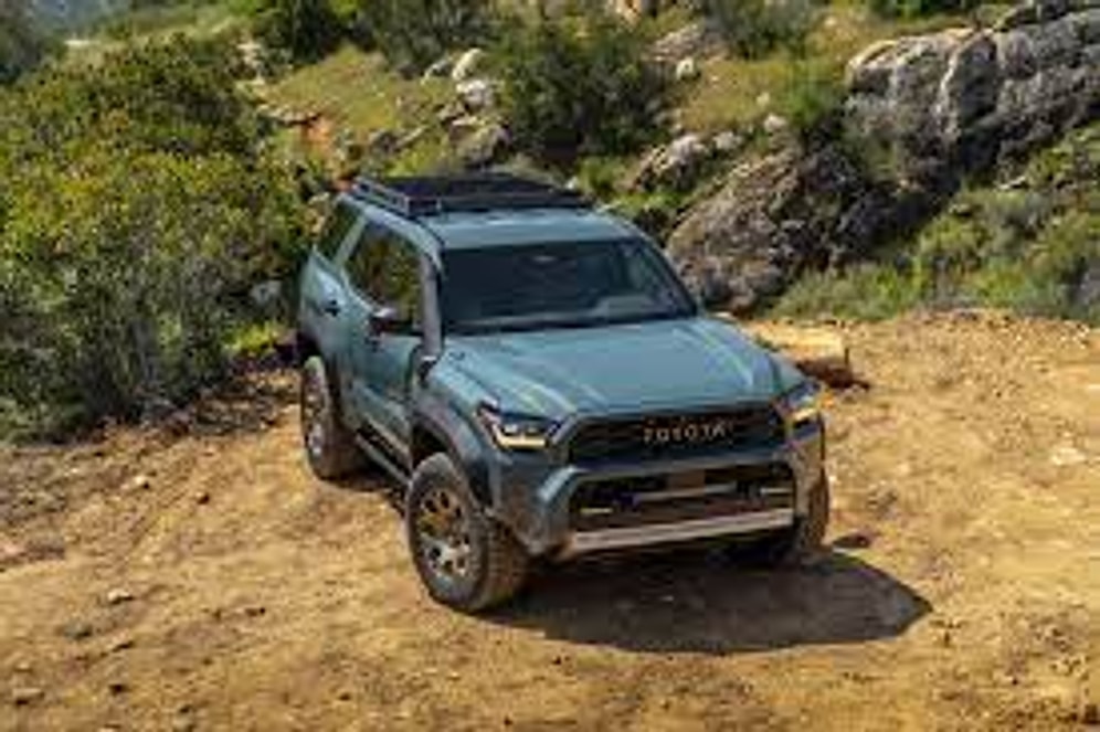 Toyota Fiyat Listesi Mayıs 2025! Toyota Corolla, Yaris Cross, Camry, CH-R, RAV4 ve Hilux Güncel Fiyatları