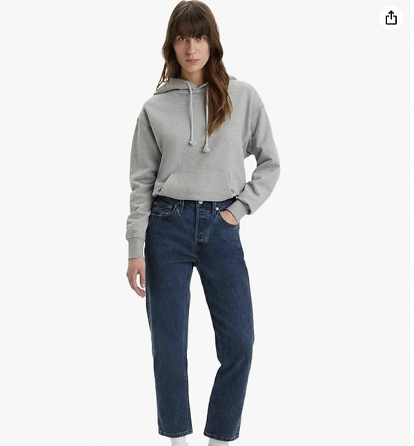 8. Levi’s 501 Crop Jeans, klasik jean tarzını sevenler için biçilmiş kaftan!
