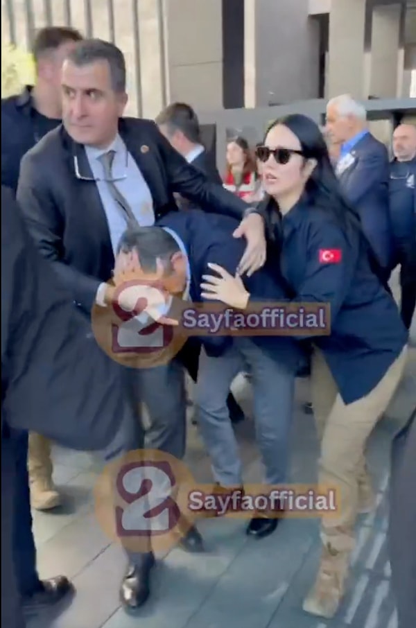 CHP Genel Başkanı Özgür Özel, Sırrı Süreyya Önder’in anma töreninin çıkışında saldırıya uğradı.