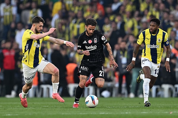 Haftanın maçında Beşiktaş, Fenerbahçe'ye konuk oldu.