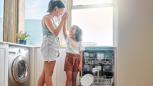 Çamaşır temizliğinde doğal bir güç olan arap sabunu ve lavanta yağından destek alabilirsiniz.