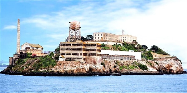 Donald Trump, Truth Social sosyal medya hesabından Alcatraz hapishanesine ilişkin açıklama yaptı.
