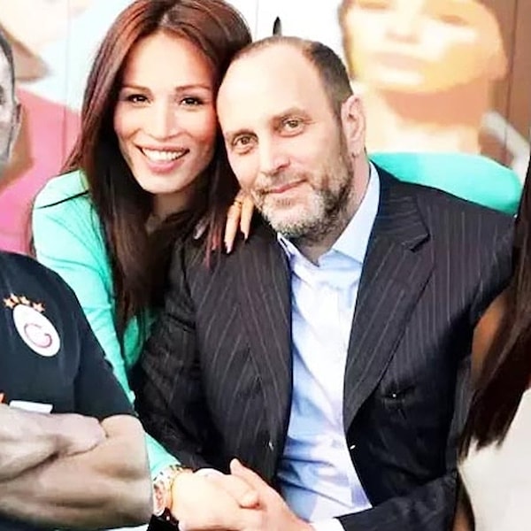 1996 Best Model of Turkey birincisi olarak adını duyuran manken Güzide Duran, 2008 yılında iş insanı Adnan Aksoy’la nikah masasına oturmuştu.