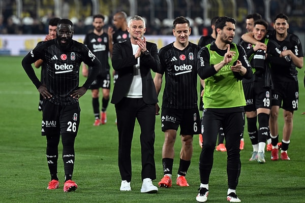 Beşiktaş taraftarının Gedson'dan üçlü talebi ise Kaptan Necip'e takıldı.