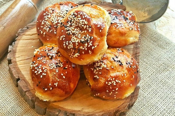 8. Pamuk Gibi Mayalı Poğaçalar ve Kıymalı Avcı Böreği