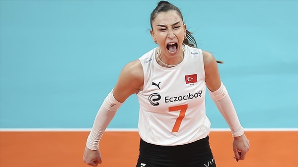 10. Bir maç sonrası duygularına yenik düşüp ne yaptı?