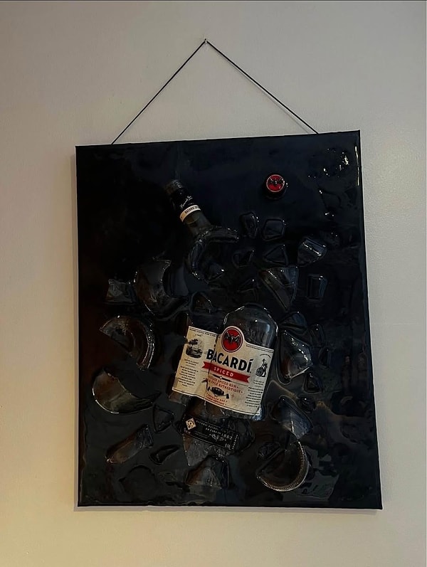 12. Kırılan şişe değil, kalbimizdir belki de...