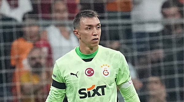 Galatasaray, Muslera ile vedaya hazırlanıyor.