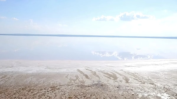 2. Salt Lake that makes you question reality...