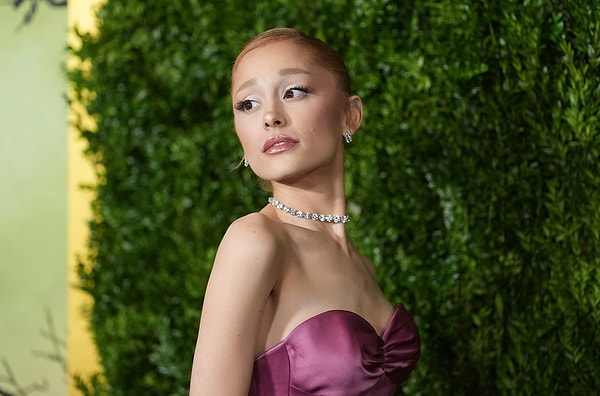 Ariana Grande Kimdir? Görseli