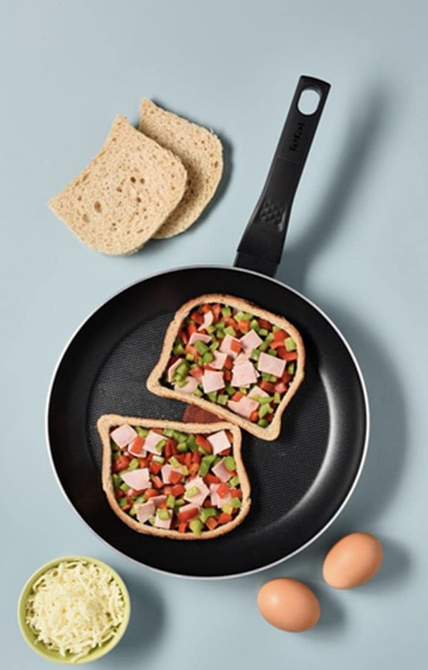 Amazon'un seçimi Tefal Titanyum Simple Cook Tava