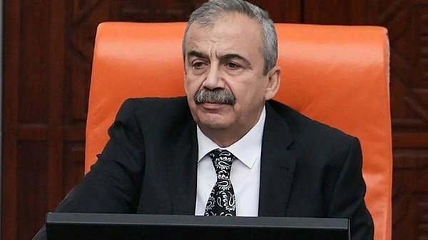 Sırrı Süreyya Önder, 3 Mayıs'ta çoklu organ yetmezliği nedeniyle vefat etmişti.