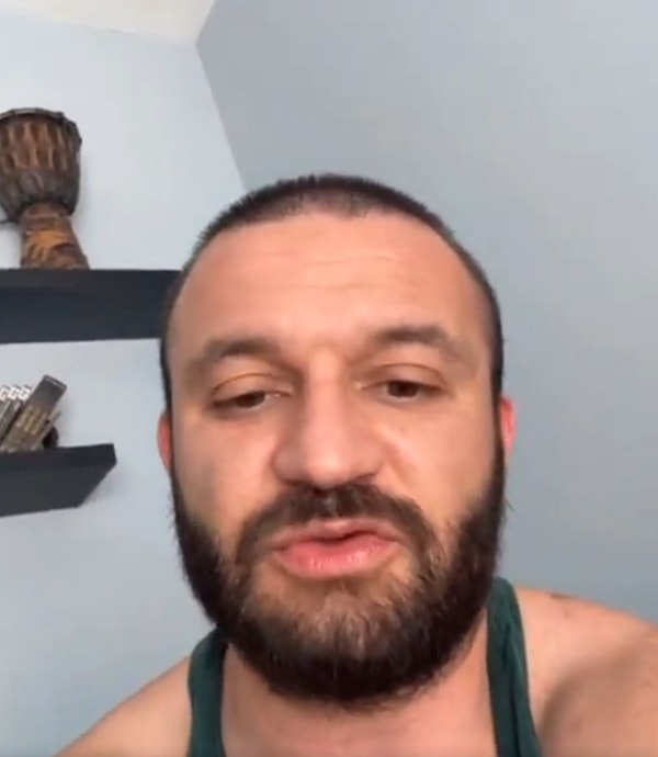 Önder'in vefatının ardından "mekanı cennet olsun" paylaşımı yapan isimlerden birisi de fenomen Aykut Elmas olmuştu.