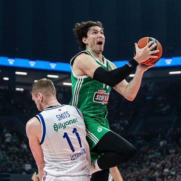 Anadolu Efes'i eski oyuncusu Cedi Osman yıktı